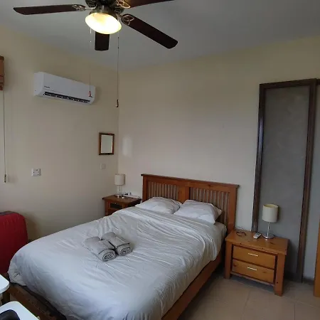 Othello With Pool, Balcony, Rooftop & 800 M To Sandy On Foot Paphos